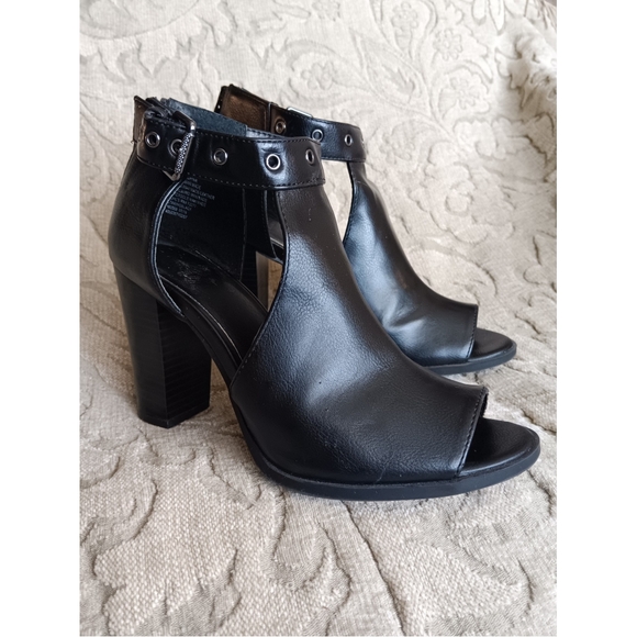 Simply Vera Vera Wang Black Cut Out Open Toe Heels - Picture 3 of 9